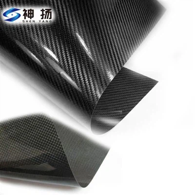 Desky z uhlíkových vláken pro automobilový průmysl